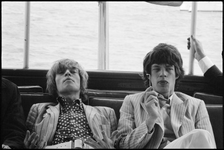 Brian Jones & Mick Jagger, New York, 1966 copyright Paul McCartney, fotografija: Linda McCartney
