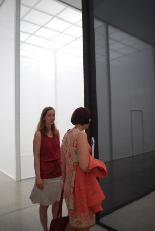 visitors at the Secession, inside of R. Irwin installation