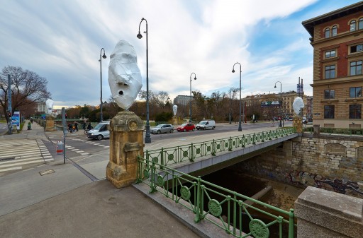 The MAK in Public Space, Franz West, 4 Larvae (Lemur Heads, 2001), detail Stubenbrücke, Vienna © Peter Kainz/MAK, 2016